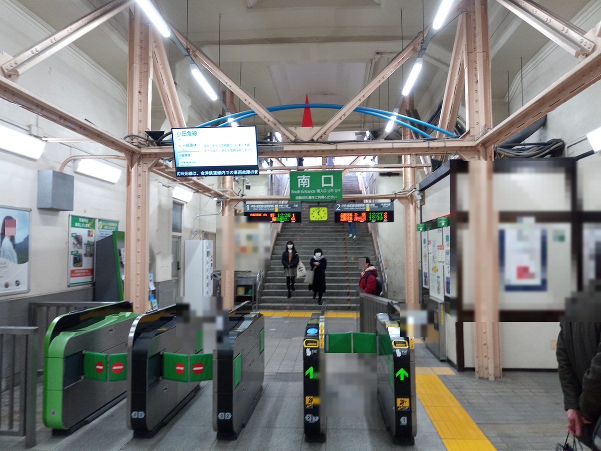 JR大久保駅南口