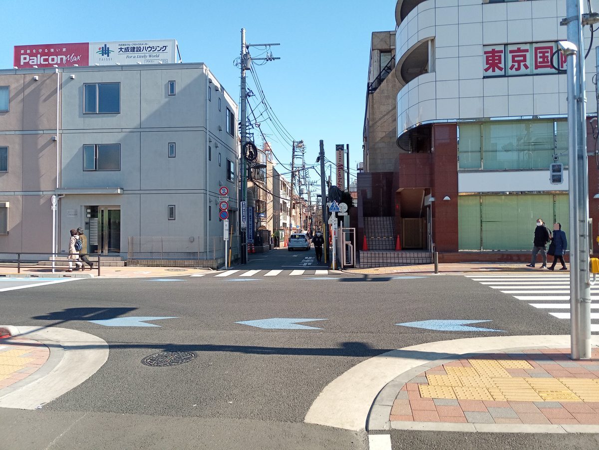 信号をまっすぐ進む